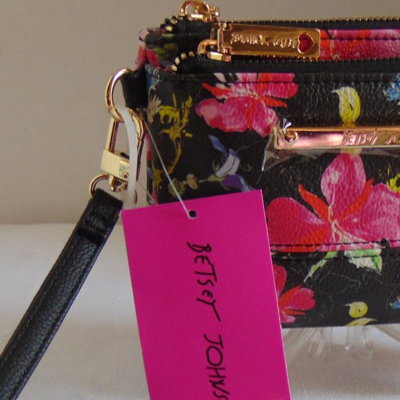 Betsey Johnson Black/Pink Floral Wristlet NWT - Picture 3 of 5